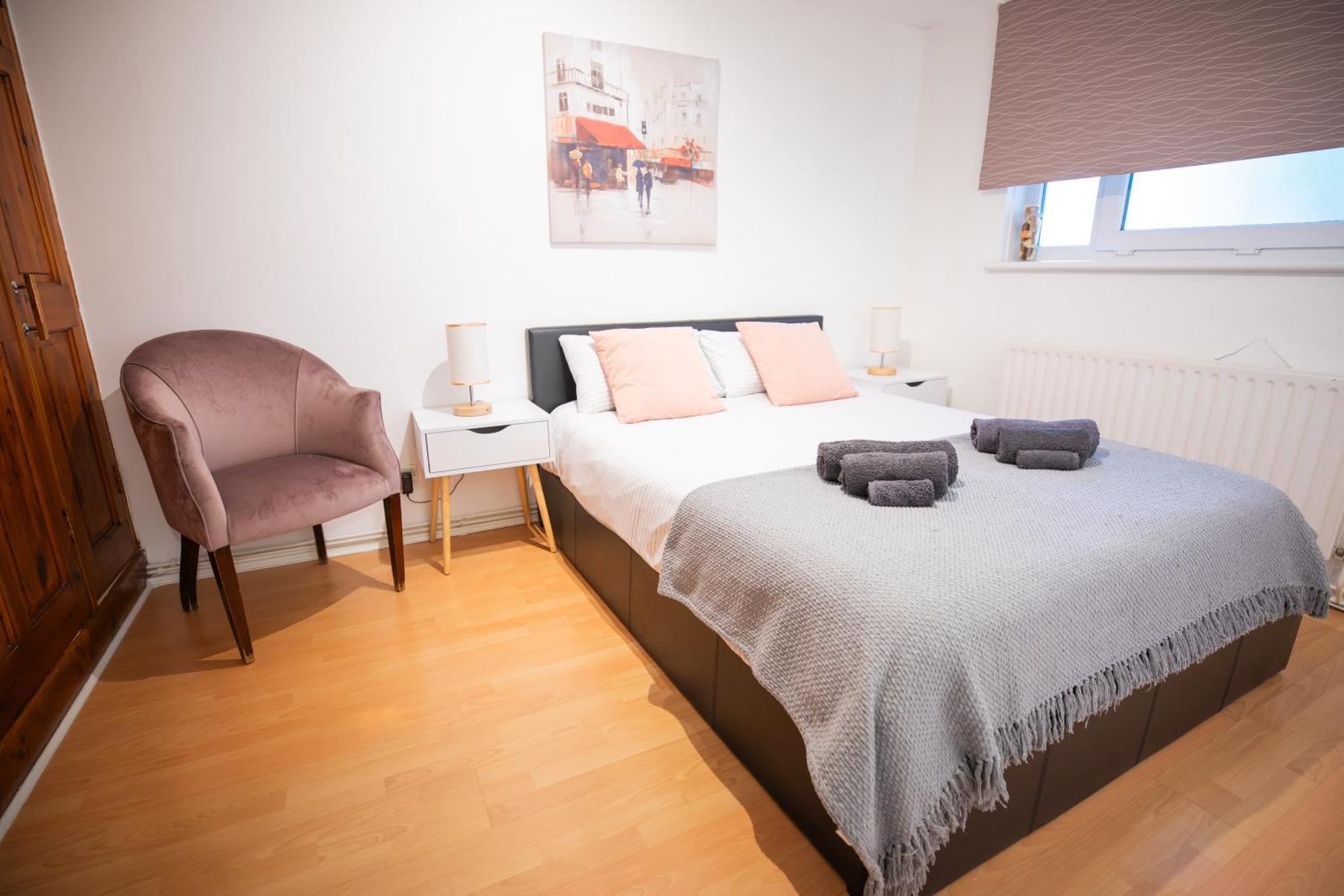 Bright And Spacious One Bedroom Apparment, Free Parking London Exterior foto
